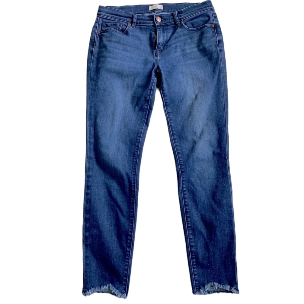LOFT size 6 women’s modern skinny jeans with fringe at bottom vintage wash